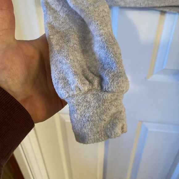 Gilly Hicks Cropped Sweatshirt Women’s Size XS Gray Find Your Happy Place - Picture 8 of 11